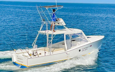 Flamingo boat in tamarindo