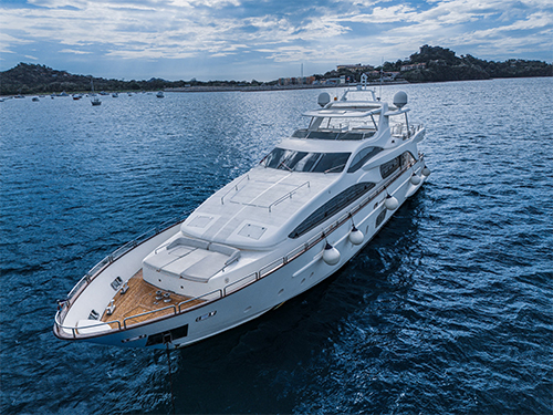 Luxury Boat Cruising in Papagayo Luxury Boat Cruising in Papagayo